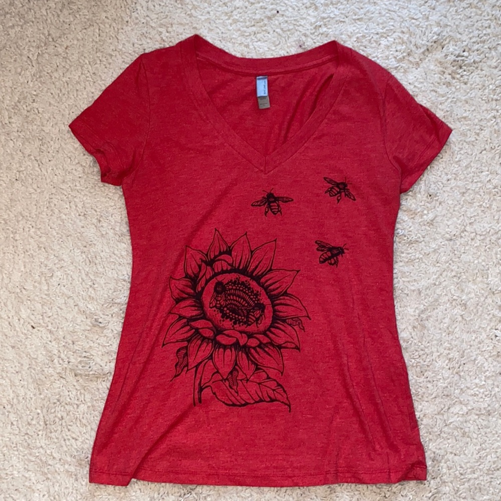 5/$20 floral & bees t shirt